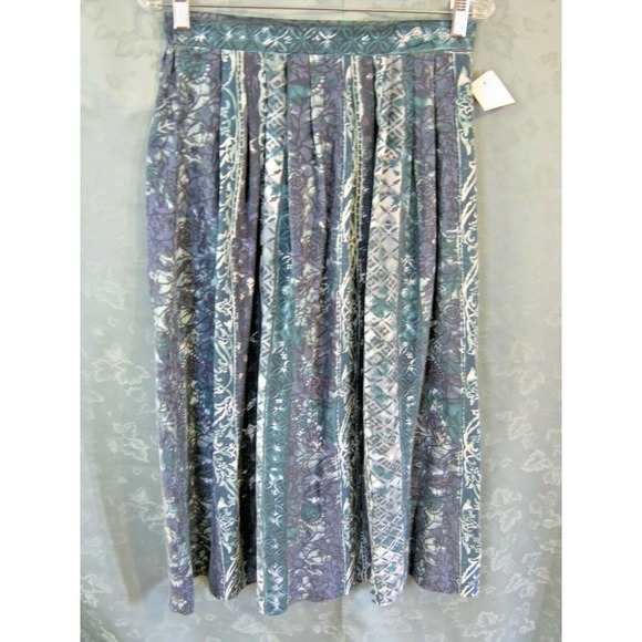 Options Melrose Dresses & Skirts - VTG 90's Options Melrose Sueded 100% Silk Skirt Size Medium Muted Colors Floral